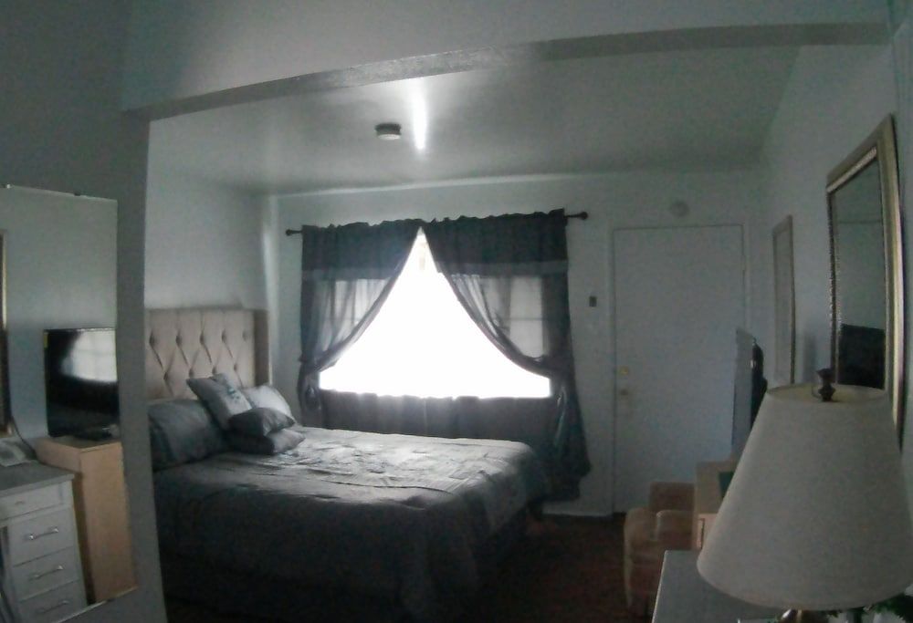 Rim Rock Motel - photo 18