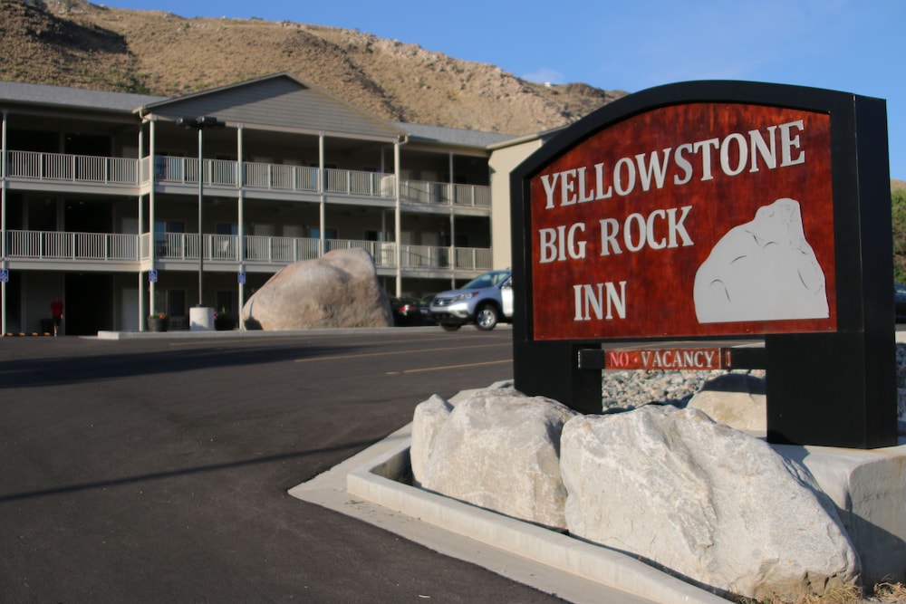 Yellowstone Big Rock Inn - photo 19