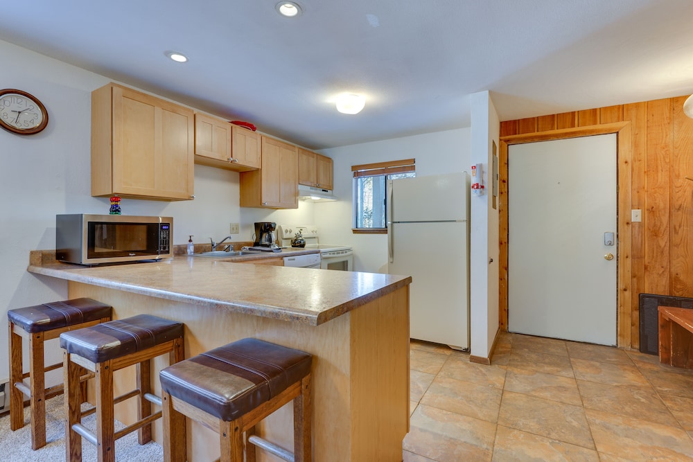 Winter Park Condo w Pool 3 Mi to Ski Resort - photo 12