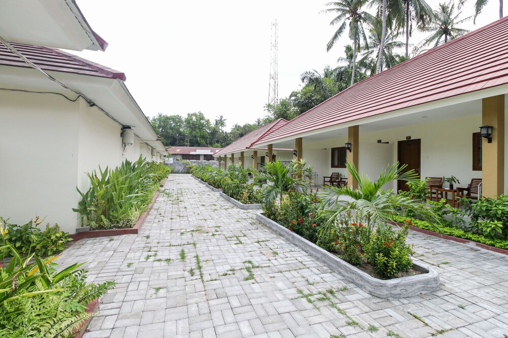 Airy Batu Layar Raya Senggigi KM 8 Lombok in Senggigi, Indonesia