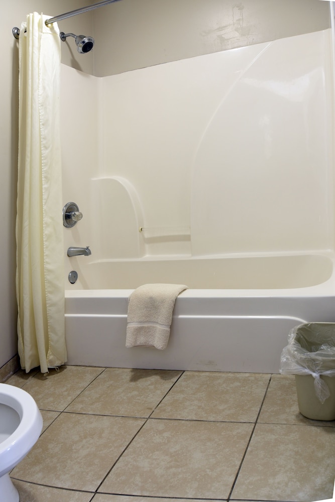 Lynchburg Country Inn - photo 22