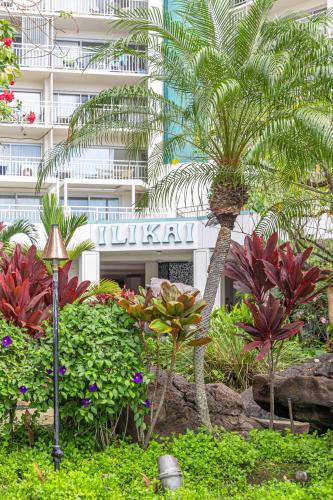 Upscale 2BR & 2BA Ocean View in Waikiki with Parking — 4-Star Luxury Hotel in Honolulu, United States