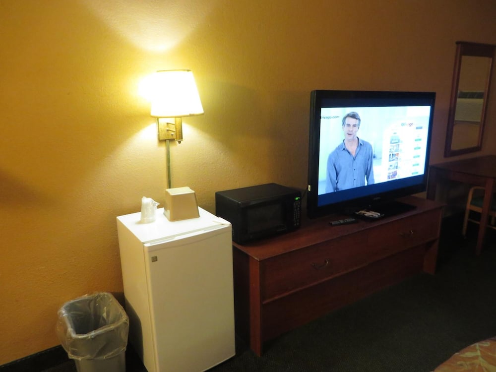 Riverside Suites - photo 32