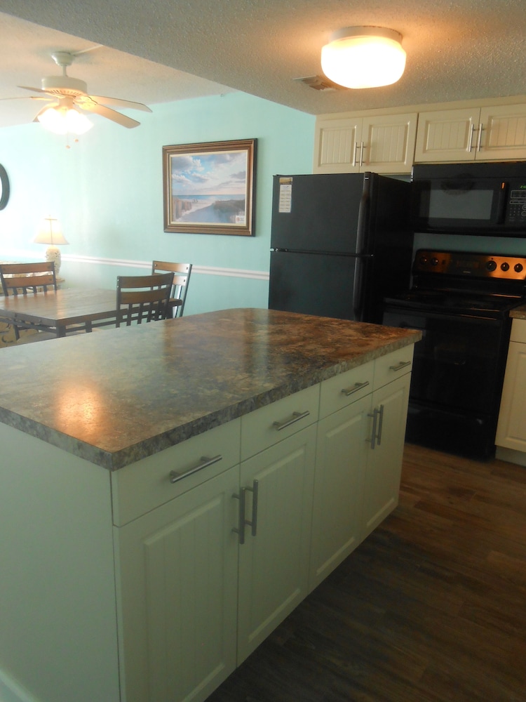 0409 Waters Edge Resort 1 Bedroom Condo by Redawning - photo 9