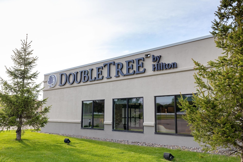 DoubleTree by Hilton Austin MN — 4-Star Luxury Hotel in Austin, United States