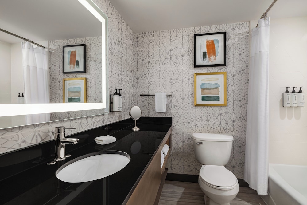 Crowne Plaza Auburn Hills by IHG - photo 35