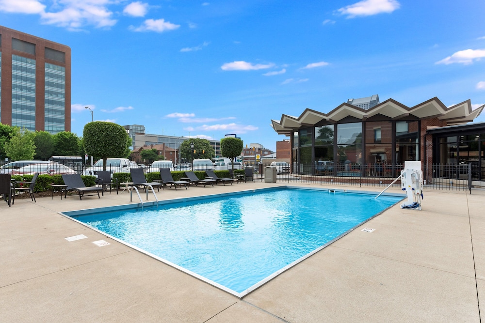 Holiday Inn Express Columbus Downtown by IHG - photo 29