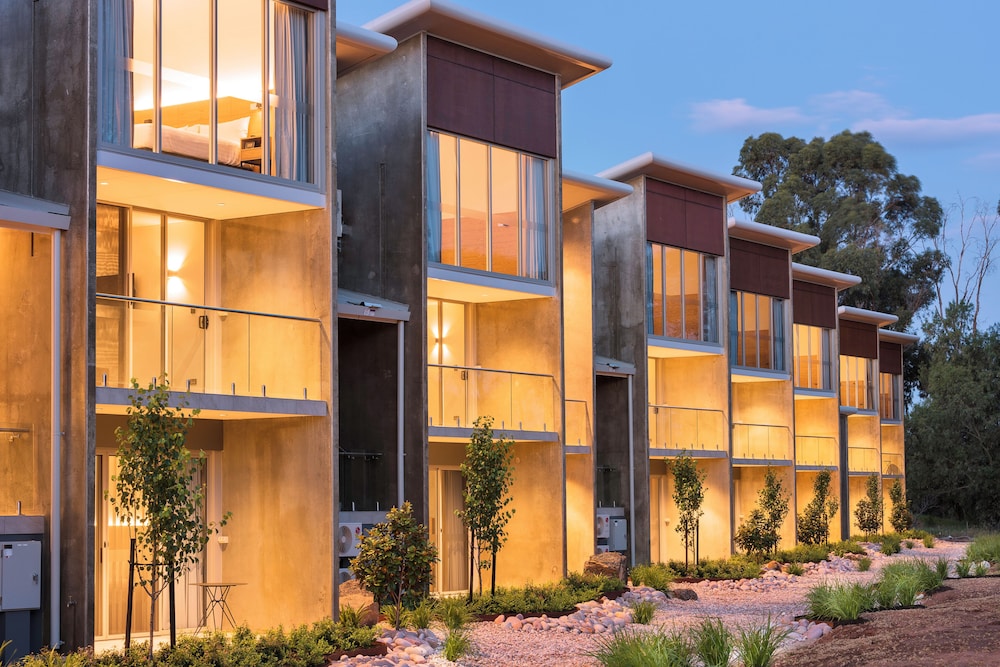 Maya Maya at Mandoon Estate - last minute hotel in Caversham