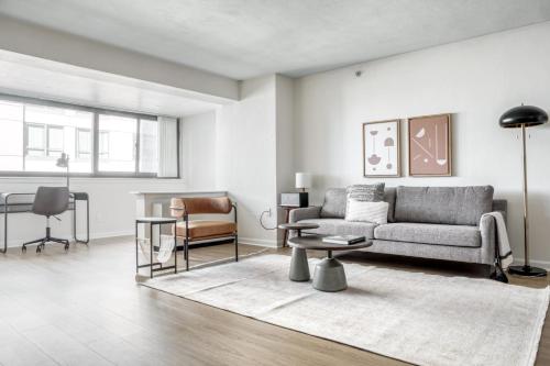 Spacious Beacon Hill 2BR wViews Gym BOS 497 — 4-Star Luxury Hotel in Boston, United States