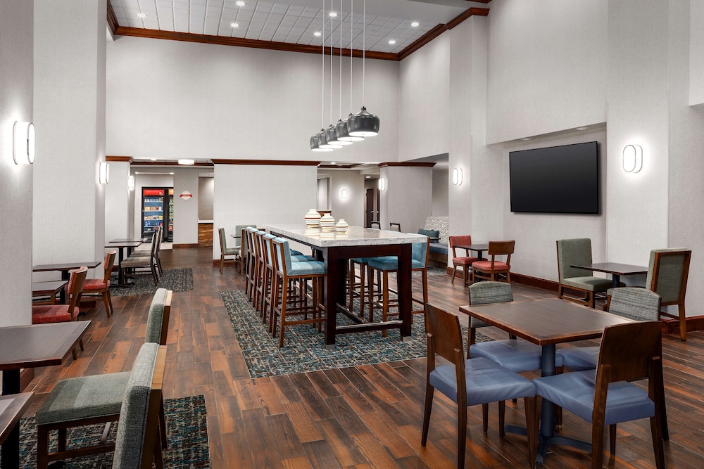 Hampton Inn & Suites Lake Mary At Colonial Townpark - photo 24
