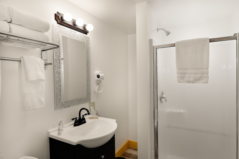 Cobble Mountain Lodge - photo 26