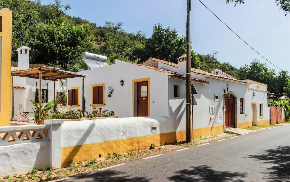 Casa da Tita — 4-Star Luxury Hotel in Loule, Portugal