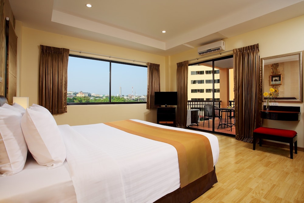 Nova Park Hotel Pattaya — 4-Star Luxury Hotel in Pattaya, Thailand