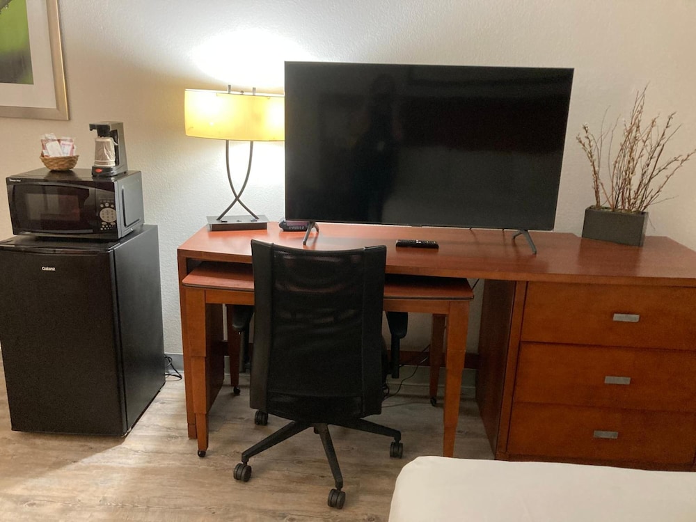 The Hotel Orange - photo 18