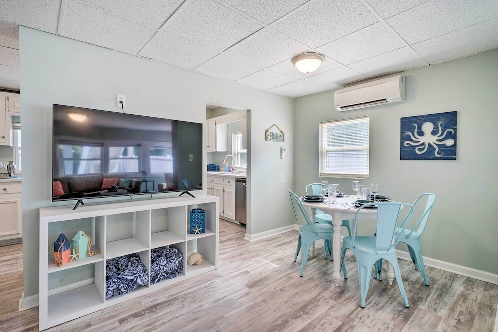 Picturesque Duplex Unit half Mi to the Beach — Oak Island — photo 5
