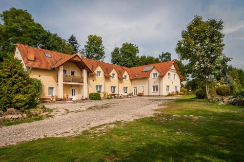 Domaine du Mialaret — hotel in Neuvic