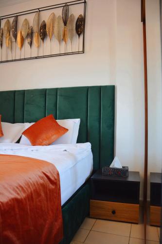 Stylish Moroccan Apartment Near Majorelle Garden Wi Fi Free Airport Shuttle — 4-Star Luxury Hotel in Marrakesh, Morocco