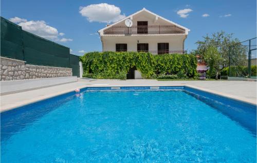 Awesome Home In Runovic With Wifi — 4-Star Luxury Hotel in Runovic, Croatia