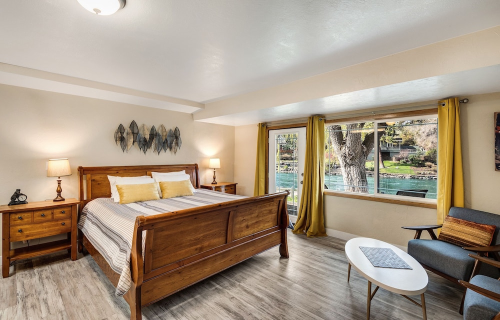 Bend Riverside Inn & Suites - photo 199