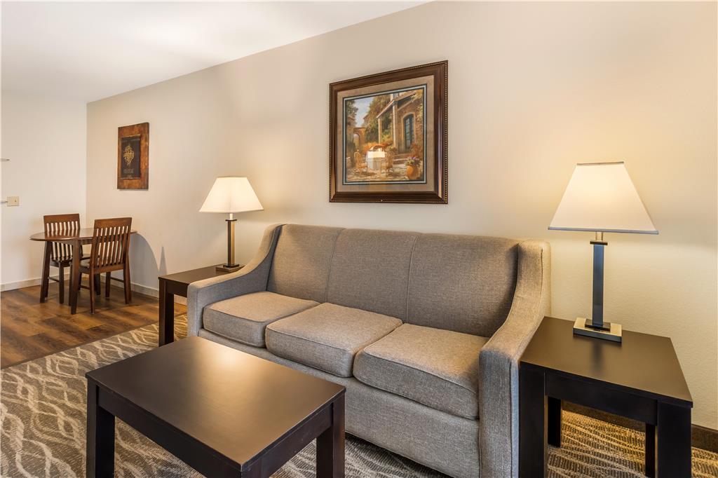 Best Western Plus Valdosta Hotel & Suites - photo 21