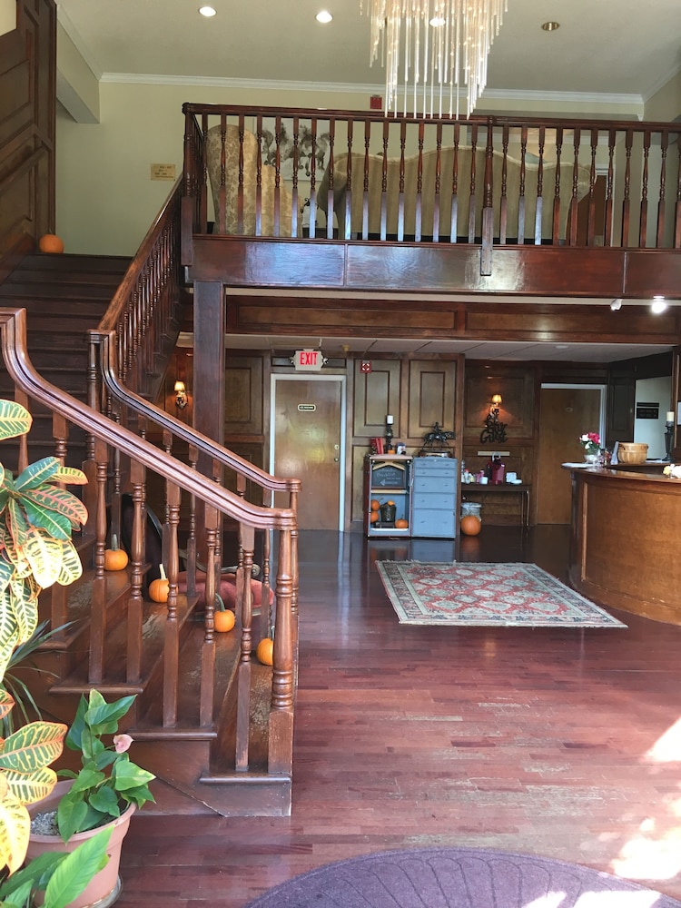 Colts Neck Inn Hotel - photo 36