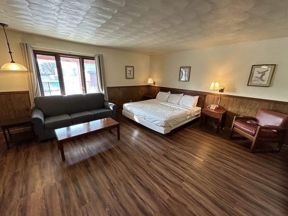 Valley Inn and Suites - photo 16