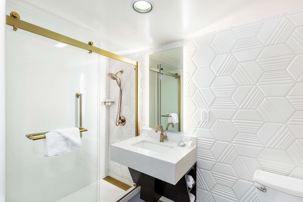 Hilton Garden Inn Los Angeles Hollywood - photo 13