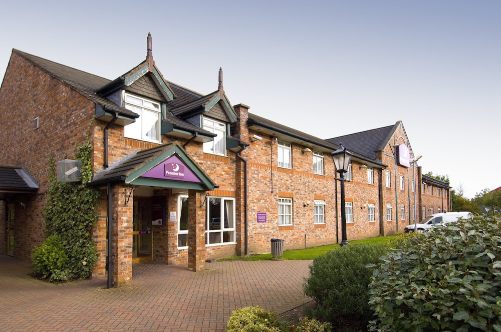 Premier Inn Manchester Sale — hotel in Sale