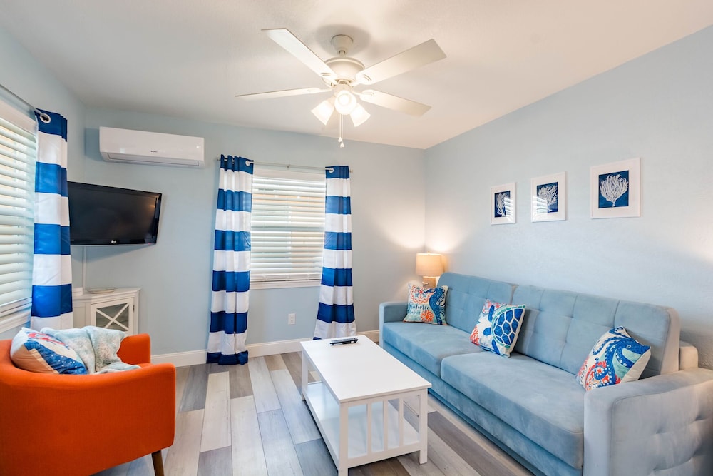 Upham Beach Inn - photo 16
