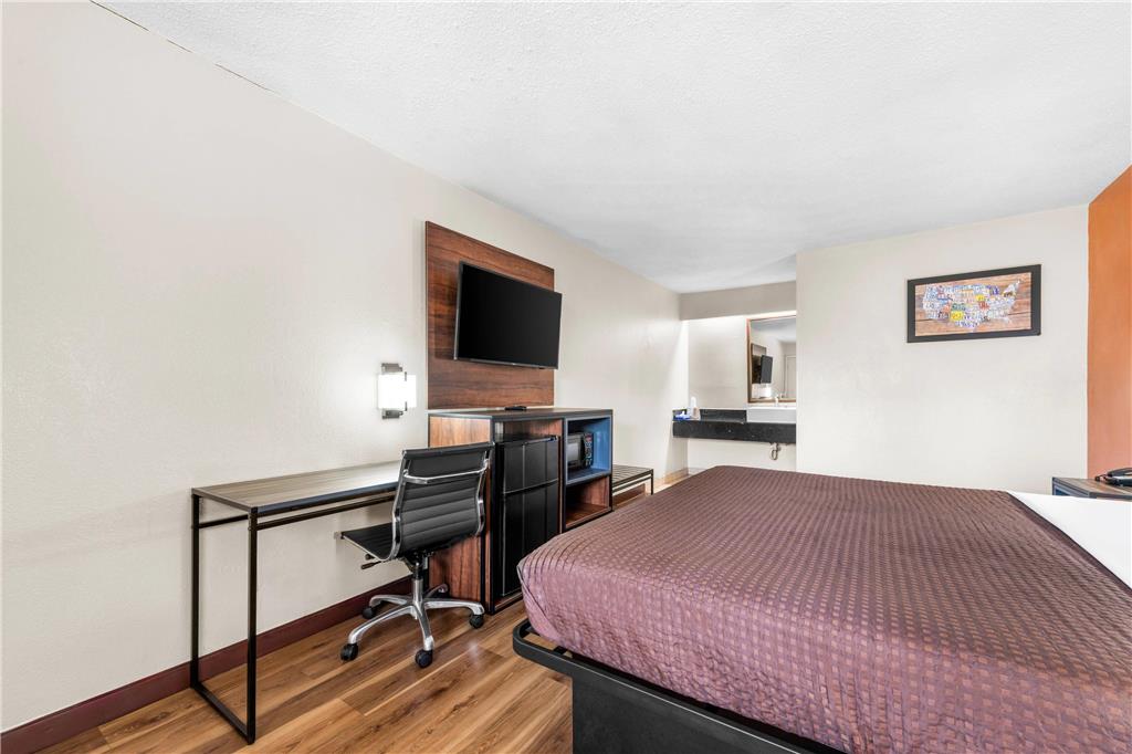 Econo Lodge Charlotte Airport - photo 30