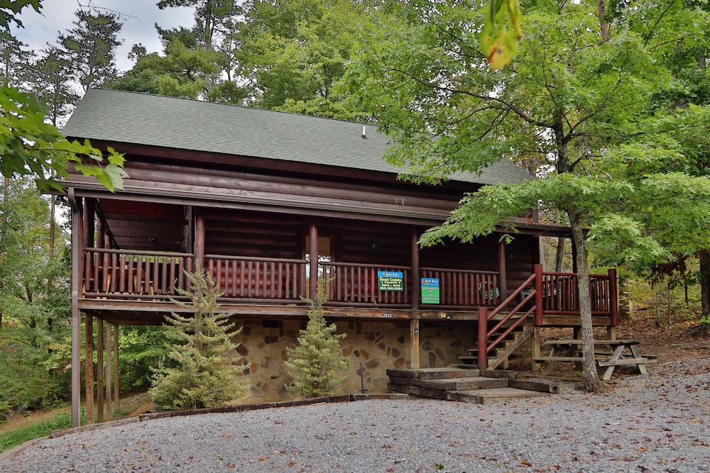 Black Bear Hibernation #2825 — 4-Star Luxury Hotel in Sevierville, United States