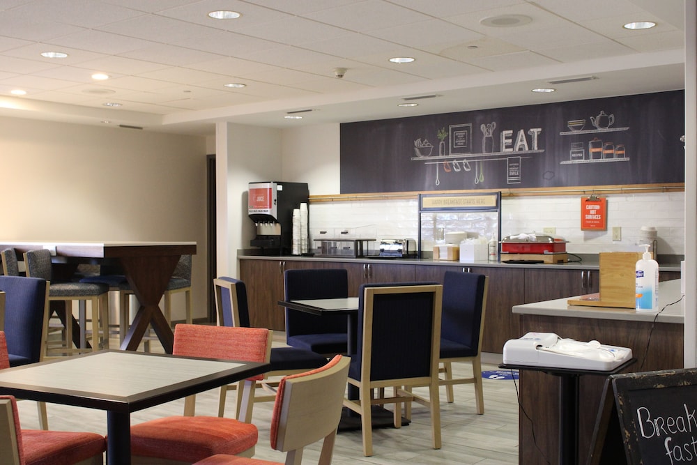 Hampton Inn Lacrosse Onalaska - photo 25