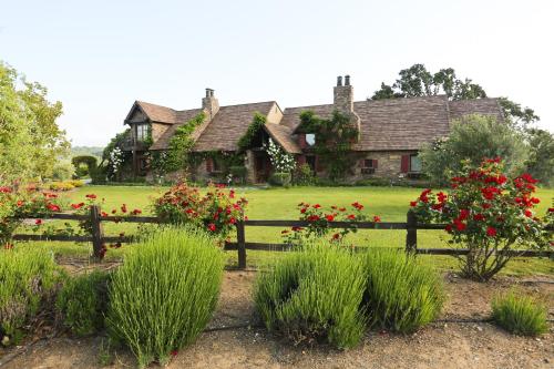 Onx Wines Briarwood Cottage — 4-Star Luxury Hotel in Templeton, United States