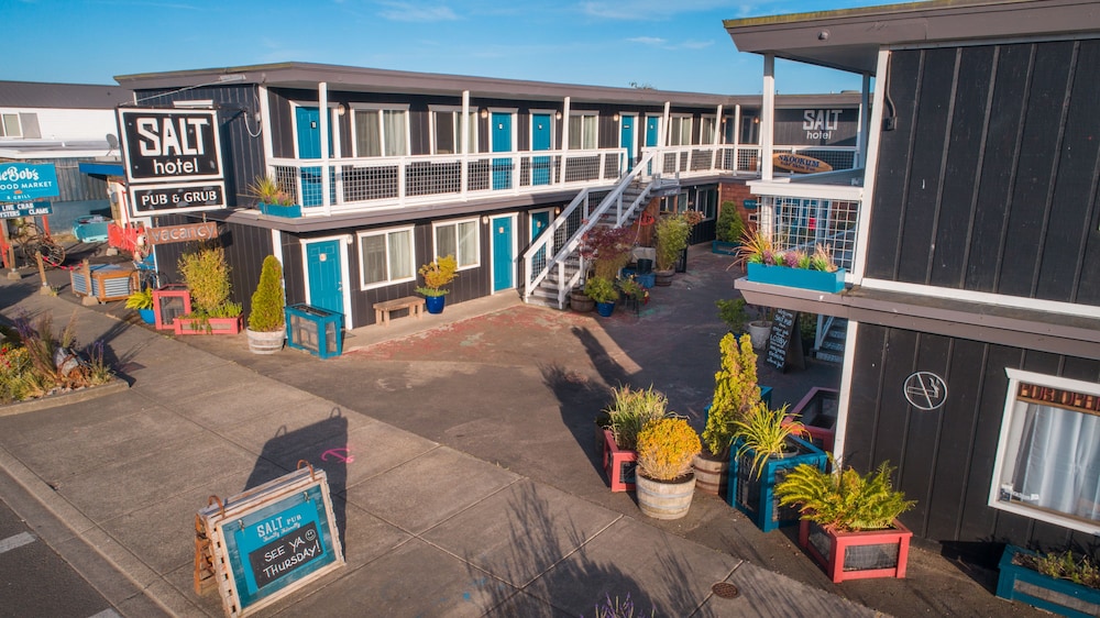 Salt Hotel - photo 2