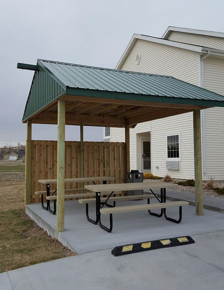 Cobblestone Inn & Suites Cambridge - photo 41