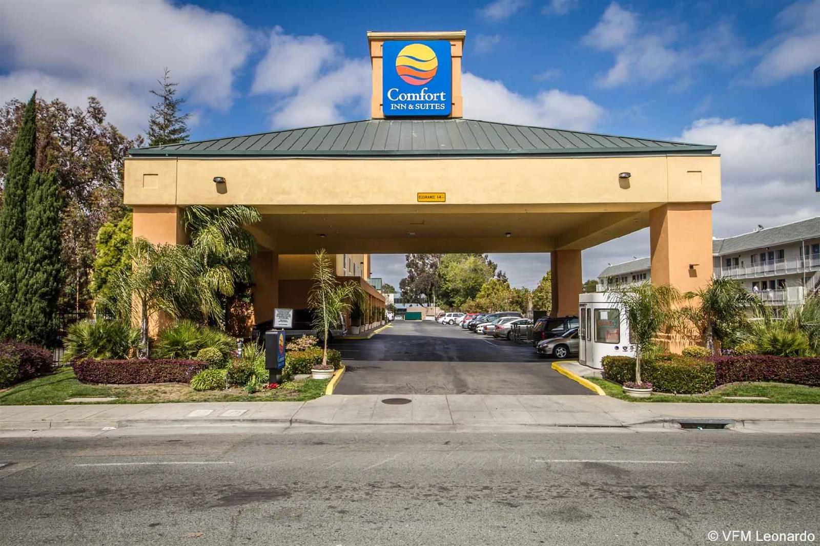 Comfort Inn & Suites Oakland - photo 2