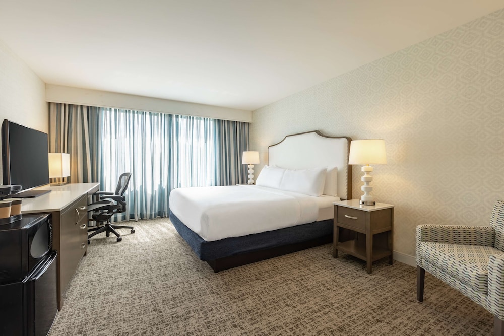 Embassy Suites by Hilton Philadelphia Valley Forge - photo 17