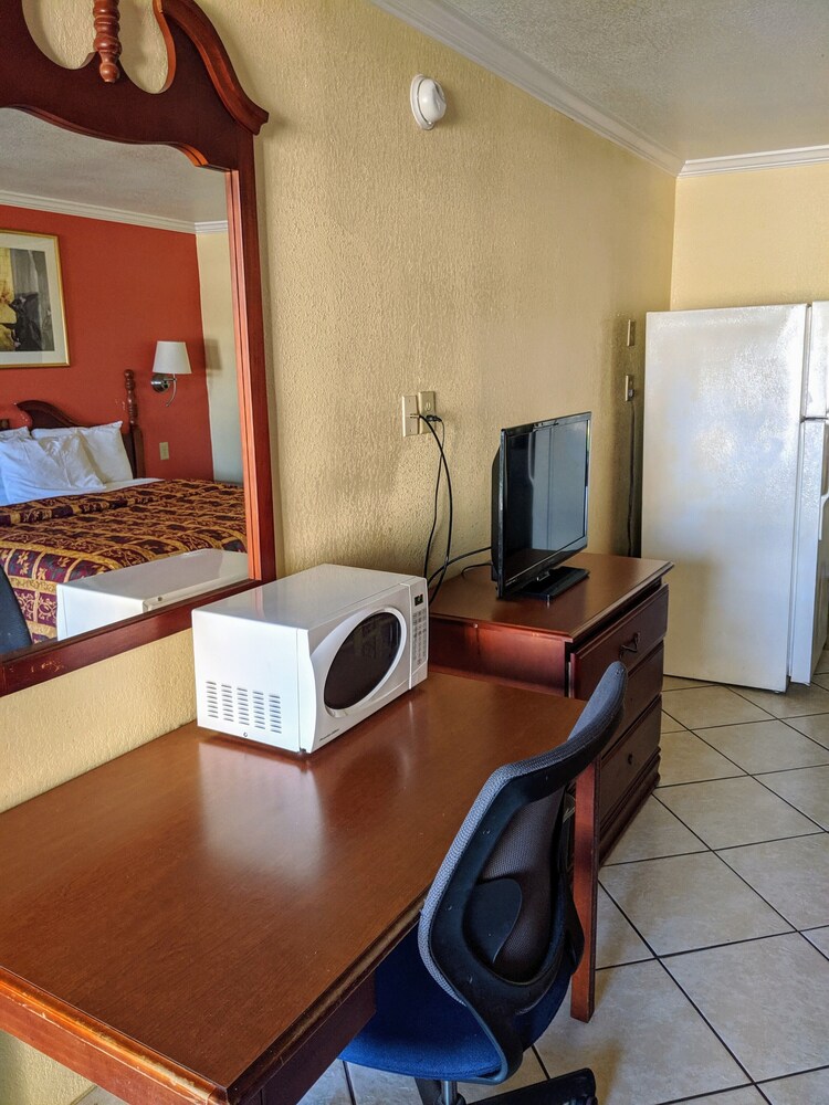 Lake Houma Inn - photo 18