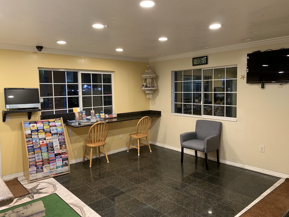 Sand Castle Inn - photo 2