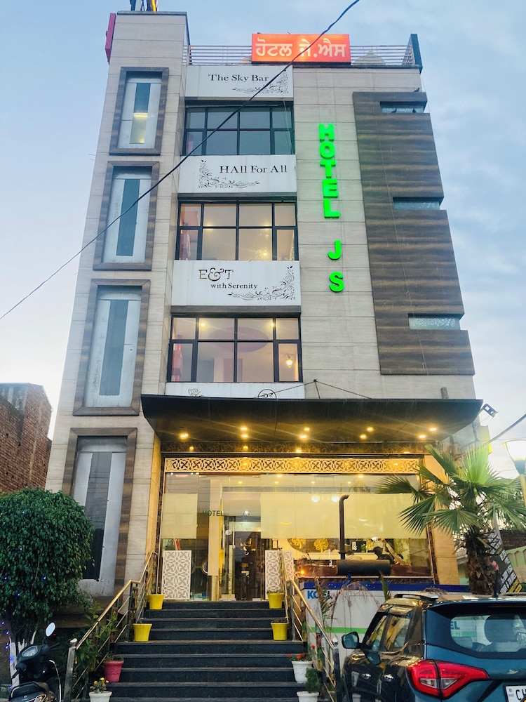 Hotel Js - last minute hotel in Basi