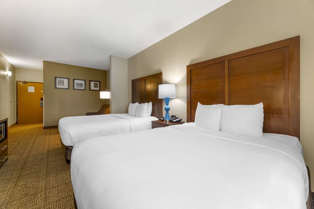 Comfort Suites Near Vancouver Mall - photo 22
