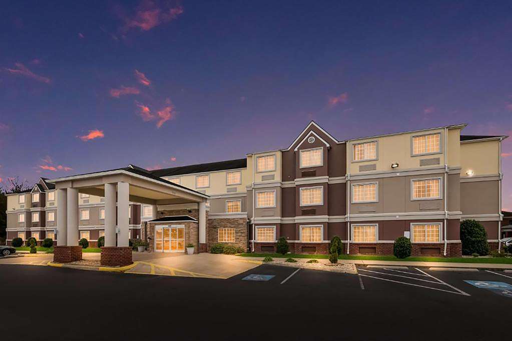 Baymont by Wyndham Elizabeth City — hotel in Elizabeth