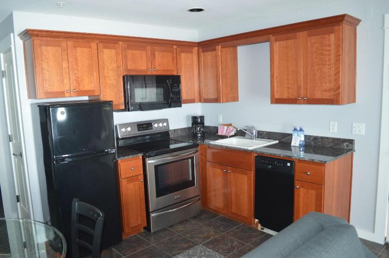 Starfish Manor Oceanfront Hotel - photo 26