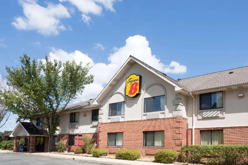Super 8 by Wyndham Prince Frederick - featured photo