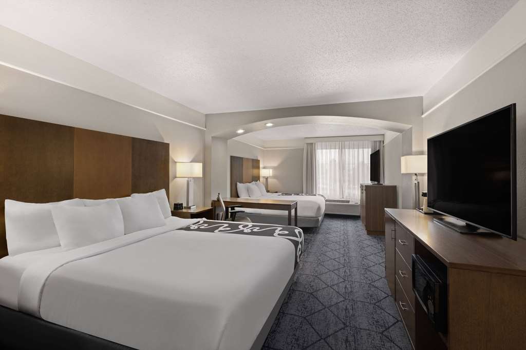 La Quinta Inn and Suites by Wyndham at WaTiki Waterpark - photo 13