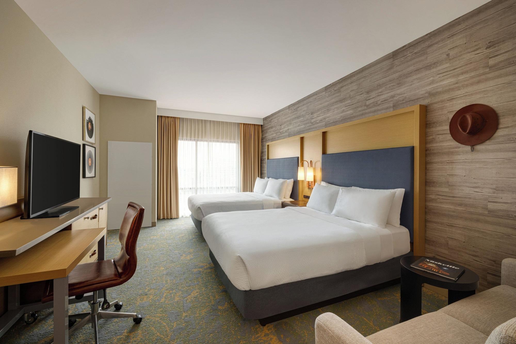 Holiday Inn & Suites Nashville Downtown Broadway by IHG - photo 4