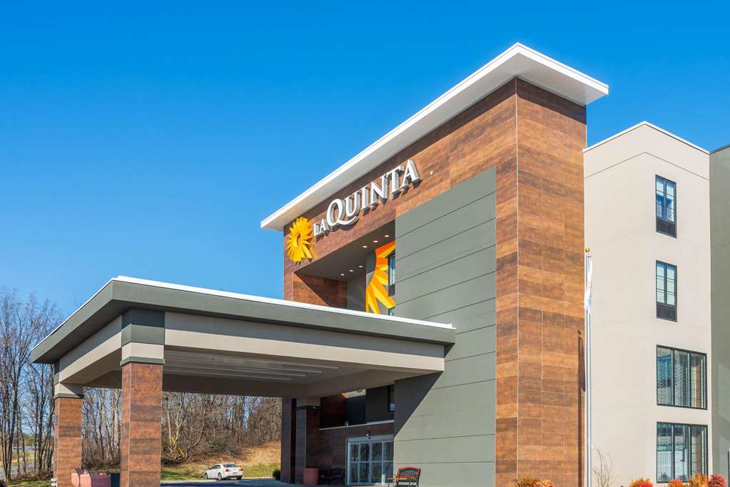 La Quinta Inn & Suites by Wyndham Aberdeen APG - featured photo