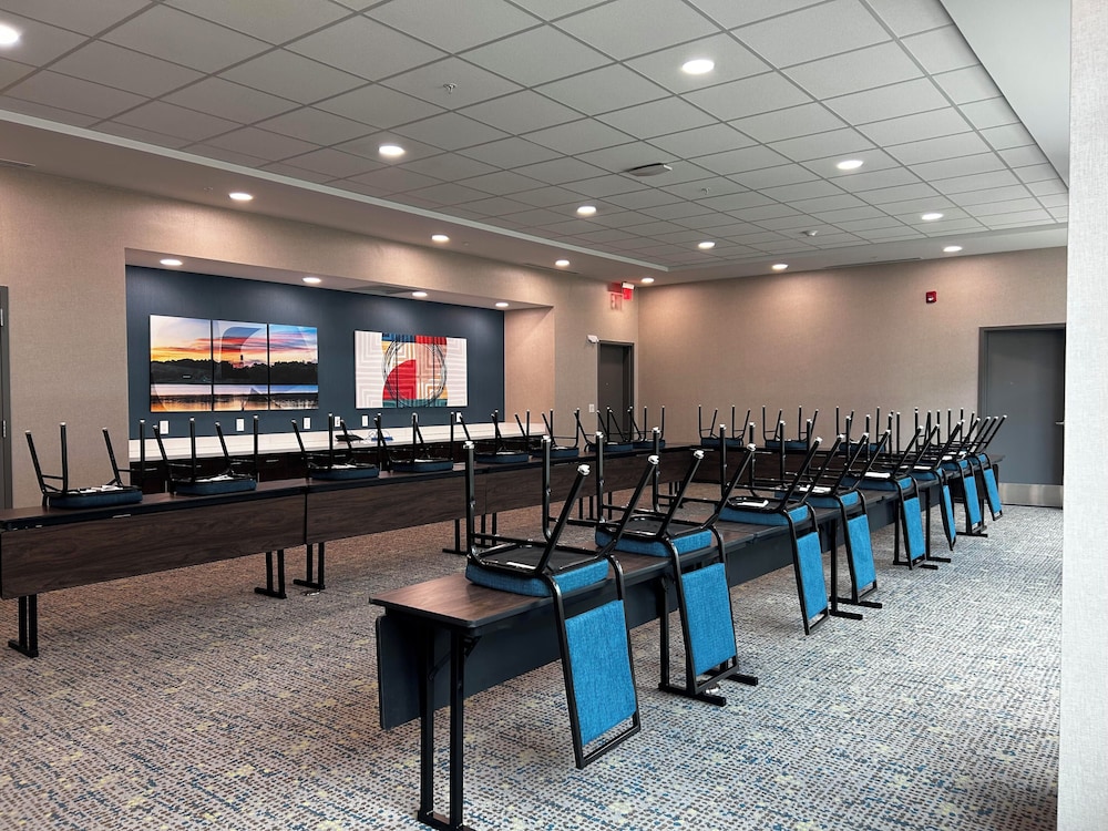 Hampton Inn by Hilton Omaha UN Medical Center Area - photo 32