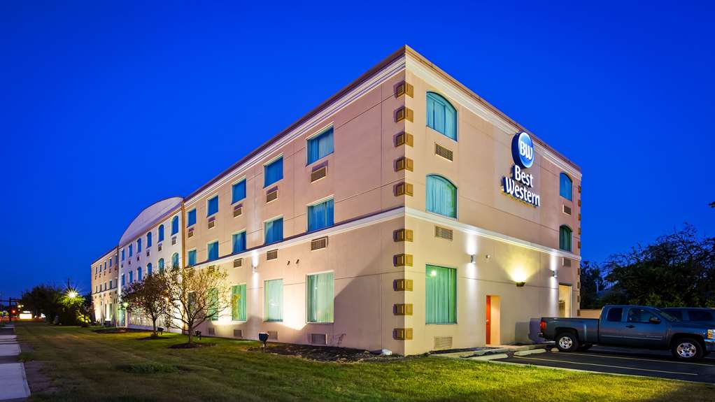 Best Western Airport Inn & Suites Cleveland — hotel in Brook Park
