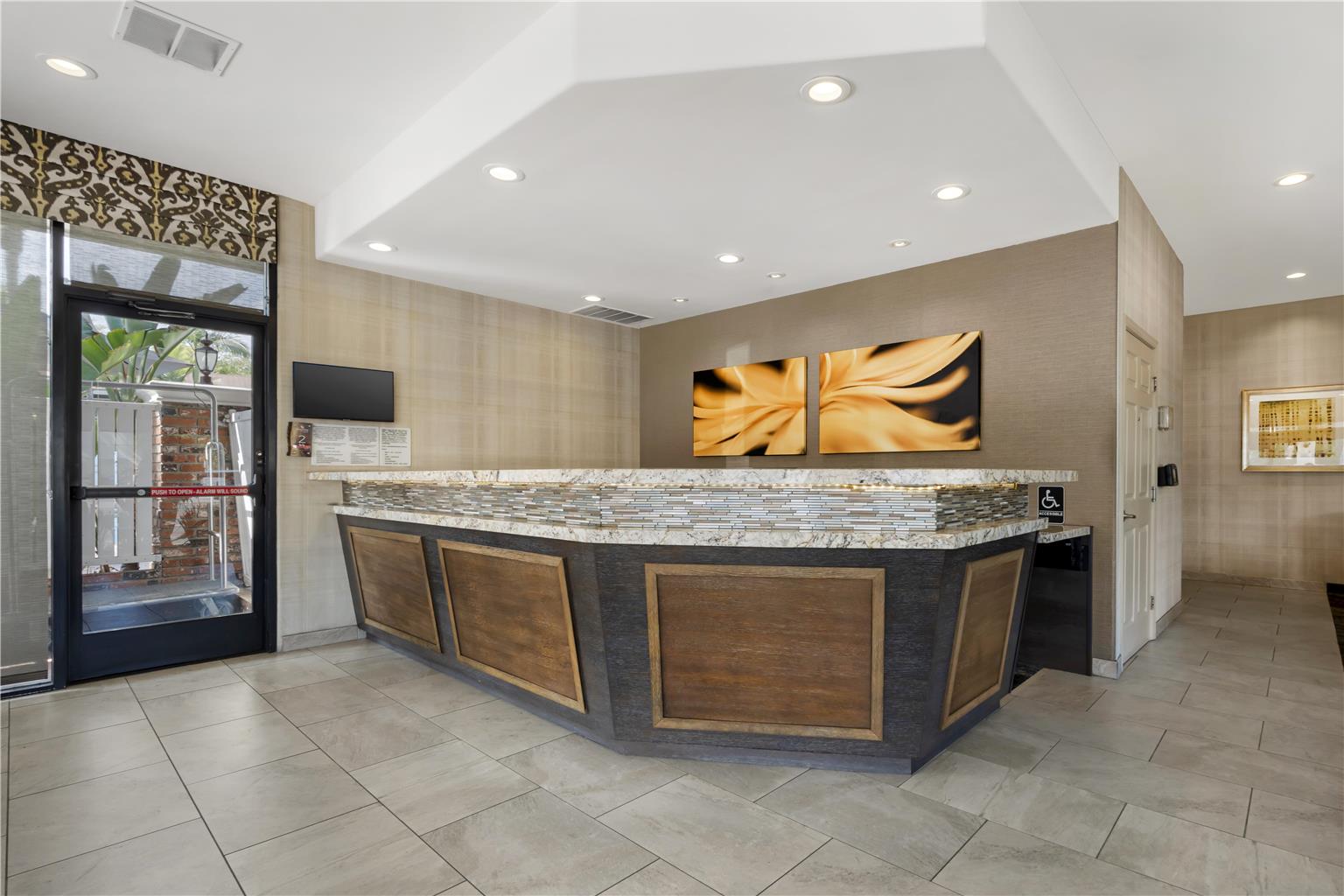 Best Western Plus Carriage Inn - photo 48